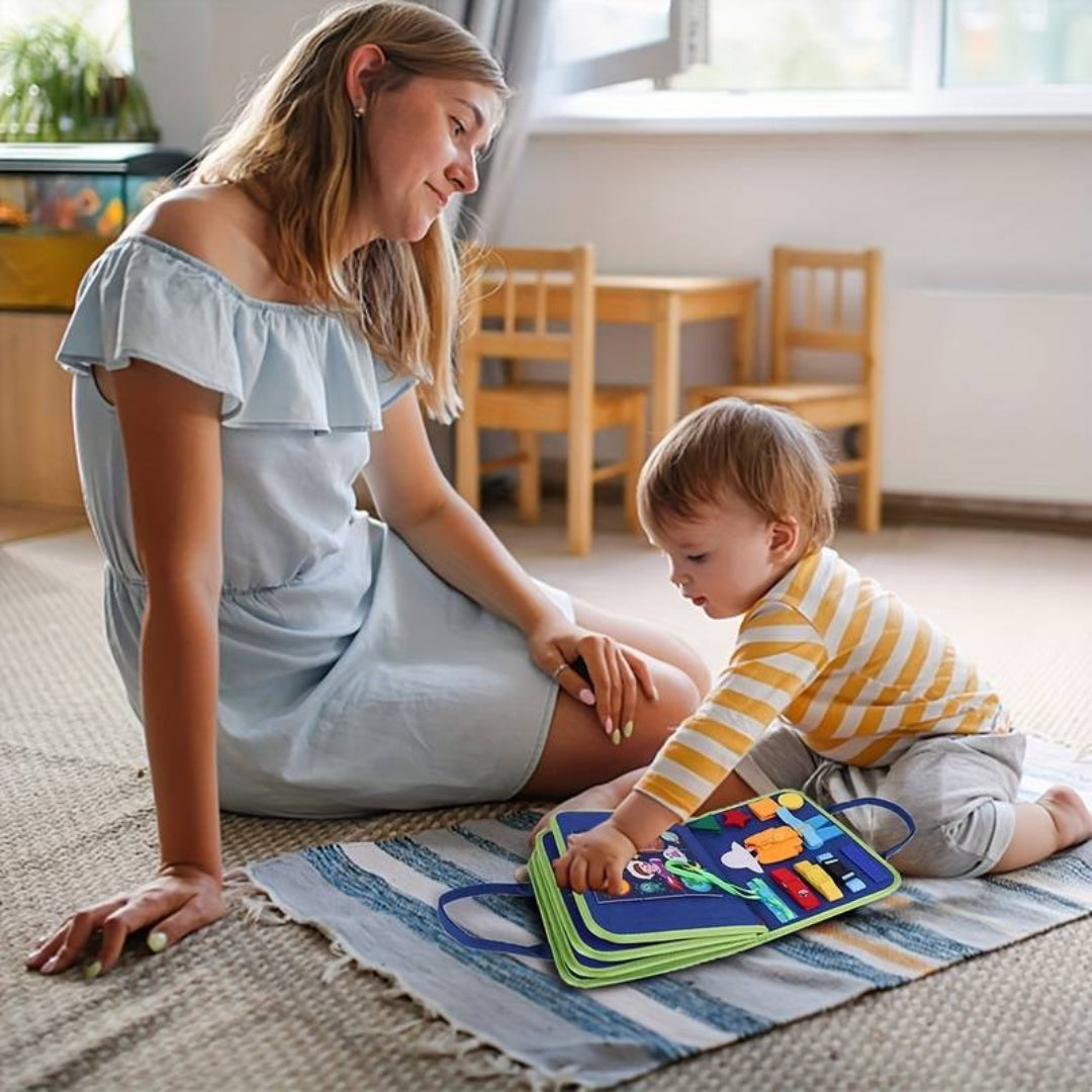Interaktives Montessori-Buch mit Schnallen, Knöpfen und Schnürsenkeln
