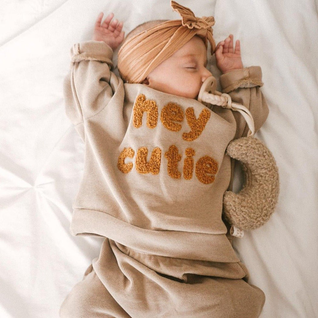 Babykleidungsset: Langarmshirt und Hose
