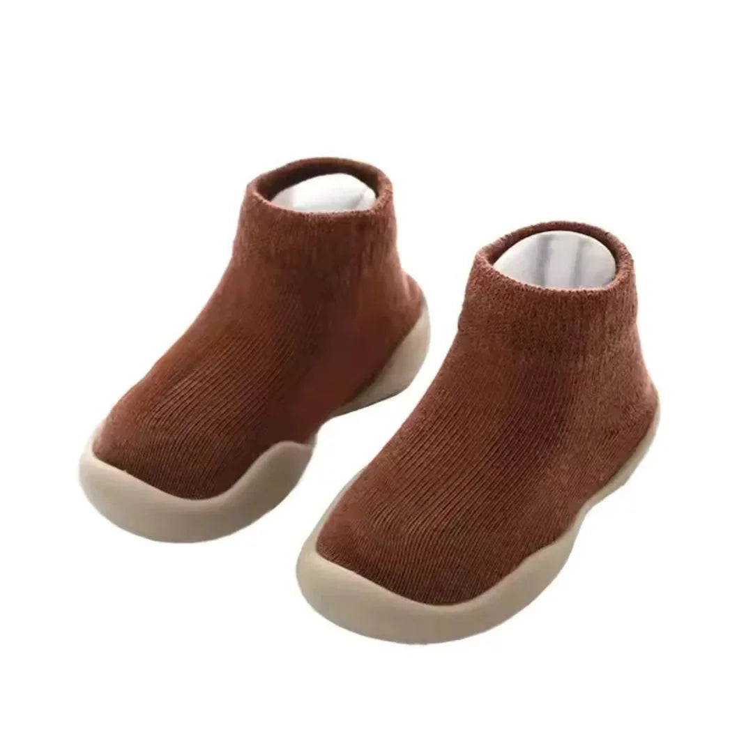 Buto-Socken – Ultimative Flexibilität und Komfort für die ersten Schritte von Kleinkindern