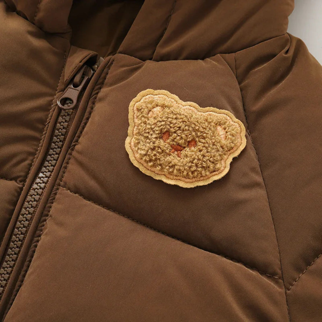 Kinder-Winterjacke mit niedlicher Bärenkapuze