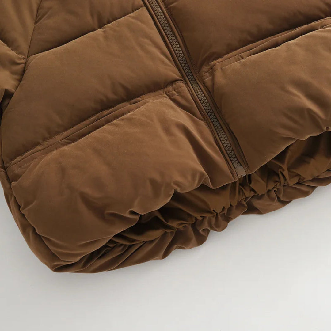 Kinder-Winterjacke mit niedlicher Bärenkapuze