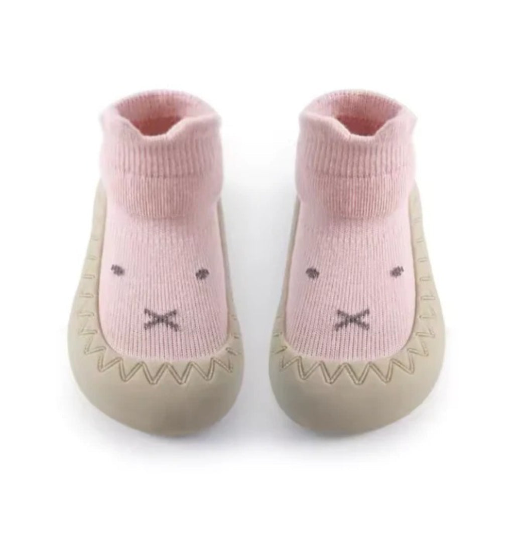 Rutschfeste Baby-Schuhe für die ersten Schritte