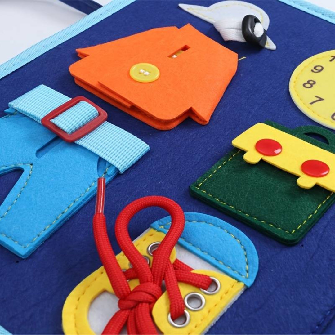 Interaktives Montessori-Buch mit Schnallen, Knöpfen und Schnürsenkeln