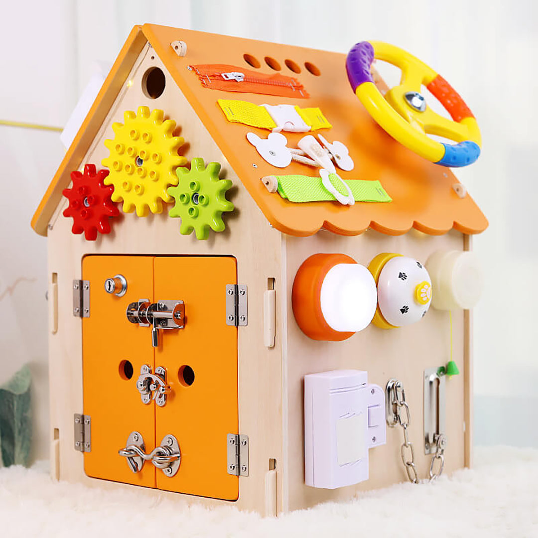 Kinder Holz Lernhaus mit interaktiven Funktionen